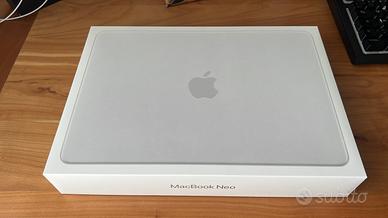 Apple MacBook Neo 13'' Argento