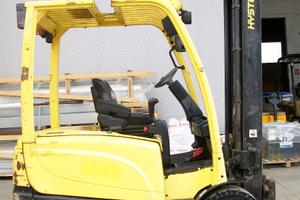 CARRELLO ELEVATORE USATO ELETTRICO HYSTER