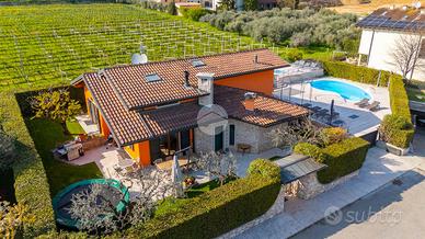 VILLA SINGOLA A FUMANE