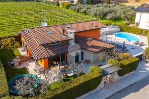 VILLA SINGOLA A FUMANE