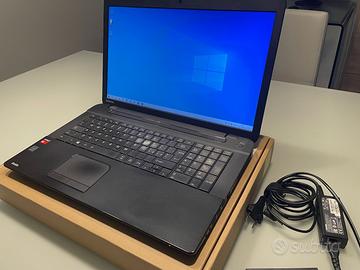 Notebook Toshiba Satellite AMD display 17"