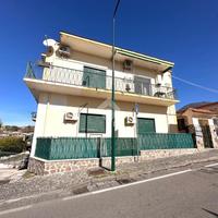 2 LOCALI A TORRE DEL GRECO