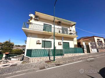 2 LOCALI A TORRE DEL GRECO