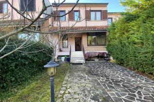Villa a schiera Scoppito [AM24VRG]