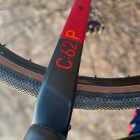 Bicicletta cube gravel  nuroad c62 pro 