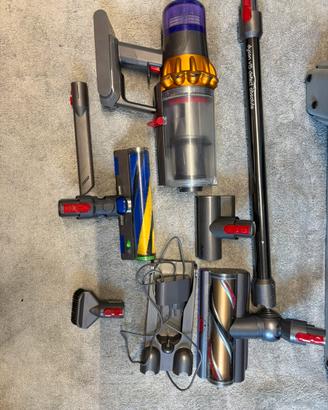 Dyson v15