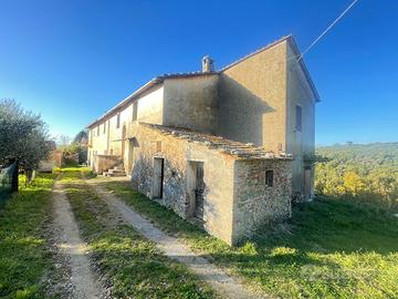 Porzione di casale su 2 livelli in zona collinare