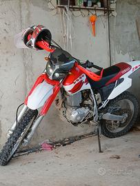 Moto 700