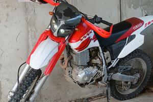 Moto 700