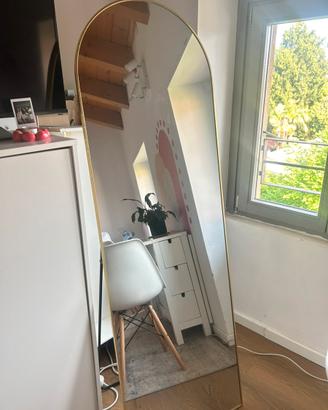 Specchio dorato ovale