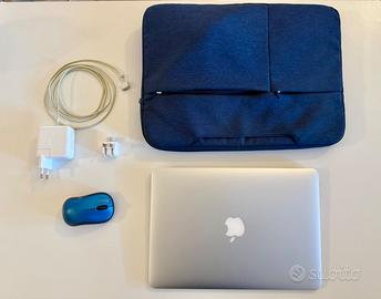 Computer Apple MacBook Air 13 pollici + accessori