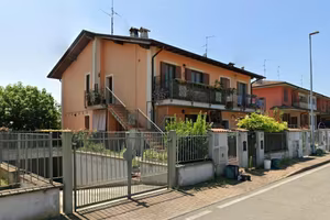 Appartamento di 95 m² con 3 locali e box auto dopp