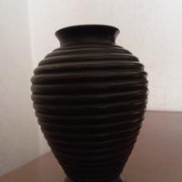 Antico vaso futurista pietra pece Ragusa 