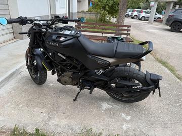 Husqvarna svartpilen 401