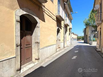 CASA INDIPENDENTE A SERINO