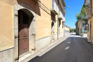 CASA INDIPENDENTE A SERINO