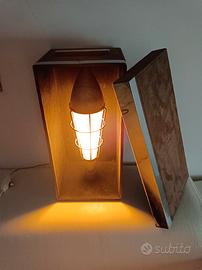 Lampada da tavolo iin scatola 