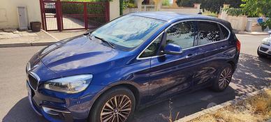 BMW 218d automatica – Blu con interni in pelle 