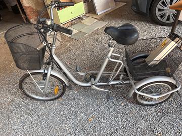 Triciclo elettrico