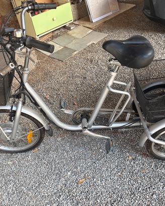 Triciclo elettrico