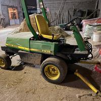 Trattorino taglia erba