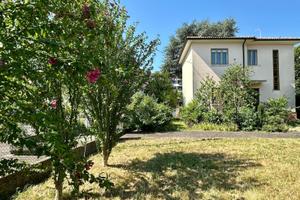 A POCHI PASSI DAL CENTRO CASA INDIPENDENTE CON...