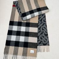 Sciarpa Burberry con motivo a quadri double-face T