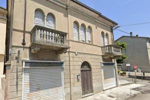 Immobile in asta di 347 m² con 1 locale e box auto