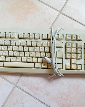 Tastiera usata per PC connettore PS2