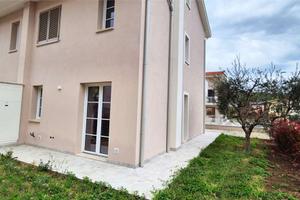 MONTALE, VILLETTA ANGOLARE NUOVA CON GIARDINO