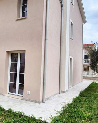 MONTALE, VILLETTA ANGOLARE NUOVA CON GIARDINO