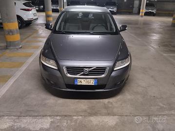 volvo v50 D2 momentum