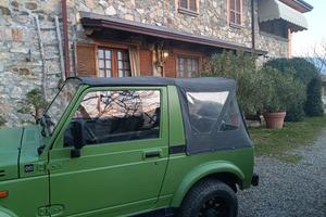 capotta nera Suzuky samurai