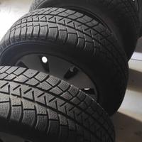 Cerchi e gomme 235 60 16