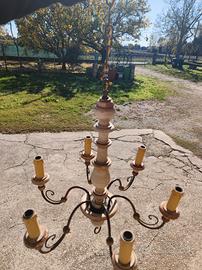 Lampadario shabby chic in legno