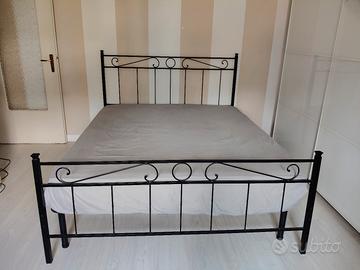 Struttura letto matrimoniale in ferro 