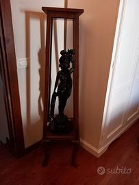 Colonna antica in legno