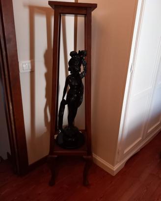 Colonna antica in legno