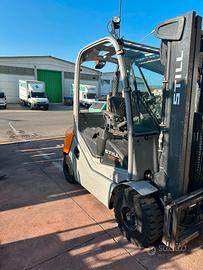 Carrello elevatore diesel marca STILL portata 2500