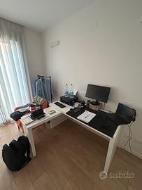 Scrivania Ikea 150x90 con estensione retraibile