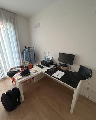 Scrivania Ikea 150x90 con estensione retraibile