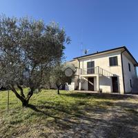 CASA INDIPENDENTE A ATINA