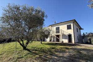 CASA INDIPENDENTE A ATINA