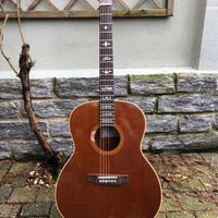 Chitarra acustica di liuteria