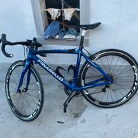 Bici da corsa blu