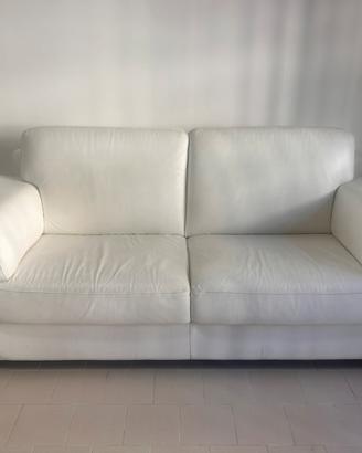 Divano in pelle bianco