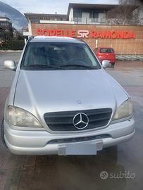 Mercedes 270 td con gancio