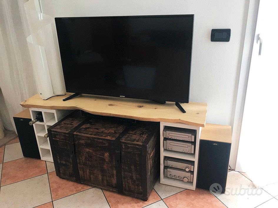 Mobile porta tv, vino con mensole - Arredamento e Casalinghi In vendita a  Treviso