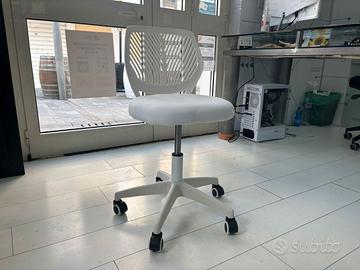 Sedia bianca da ufficio