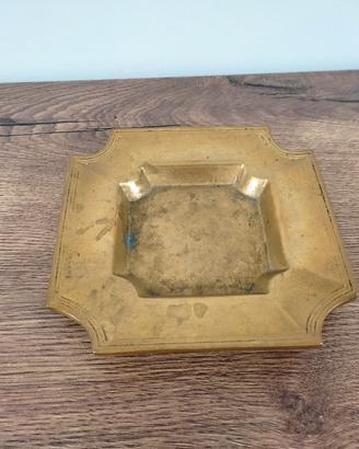 posacenere in ottone vintage